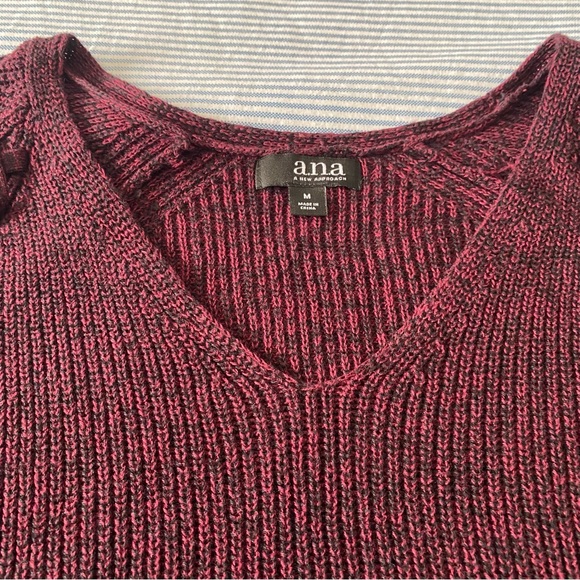 a.n.a Knit V Neck High Low Sweater - Picture 3 of 9